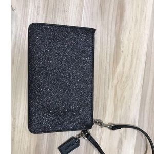 Little coach hand bag perfect for nights out!